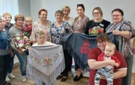 zdjęcie grupowe uczestnik&oacute;w warsztat&oacute;w
